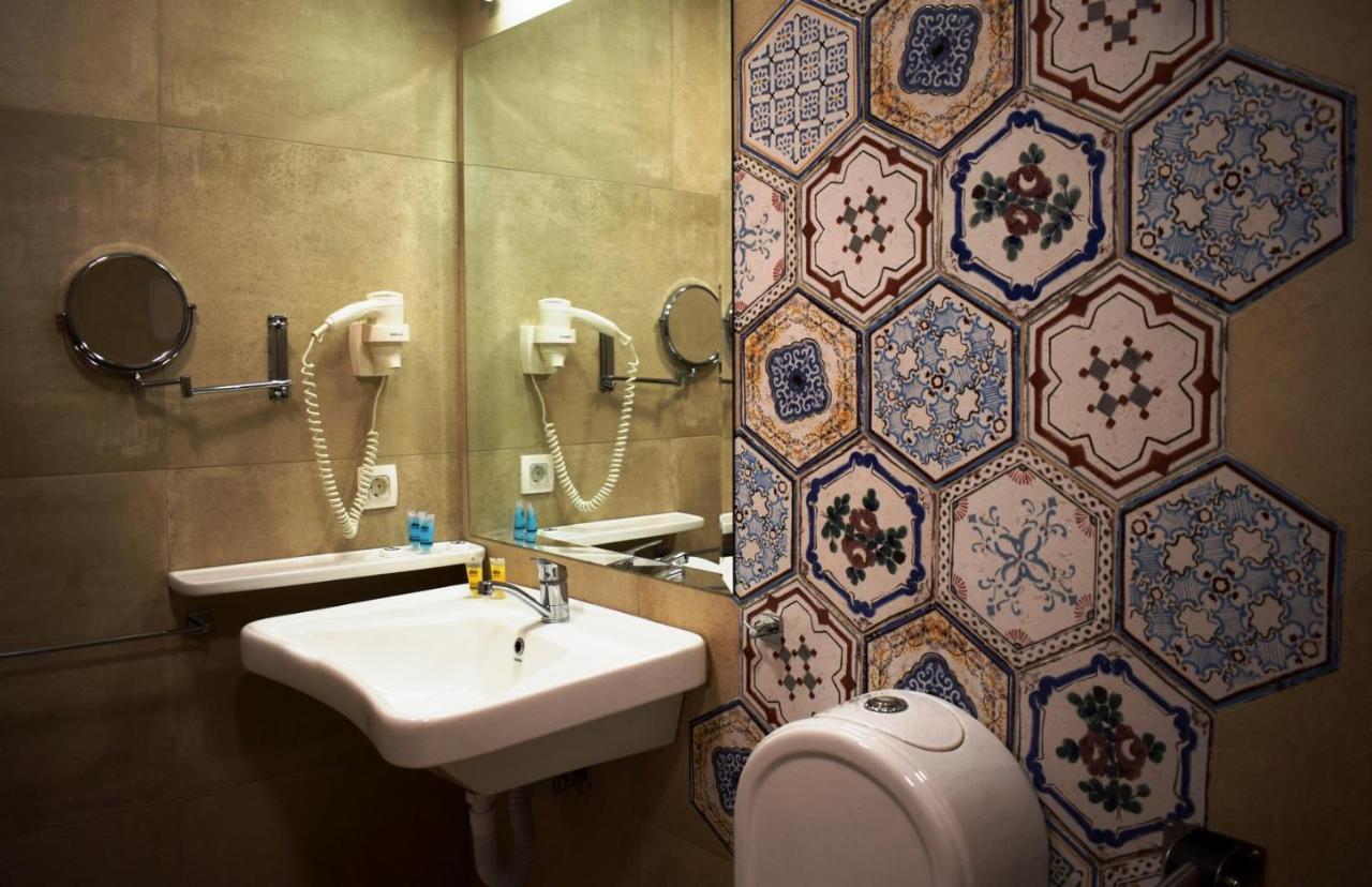 Pitsakis Hotel トロン エクステリア 写真