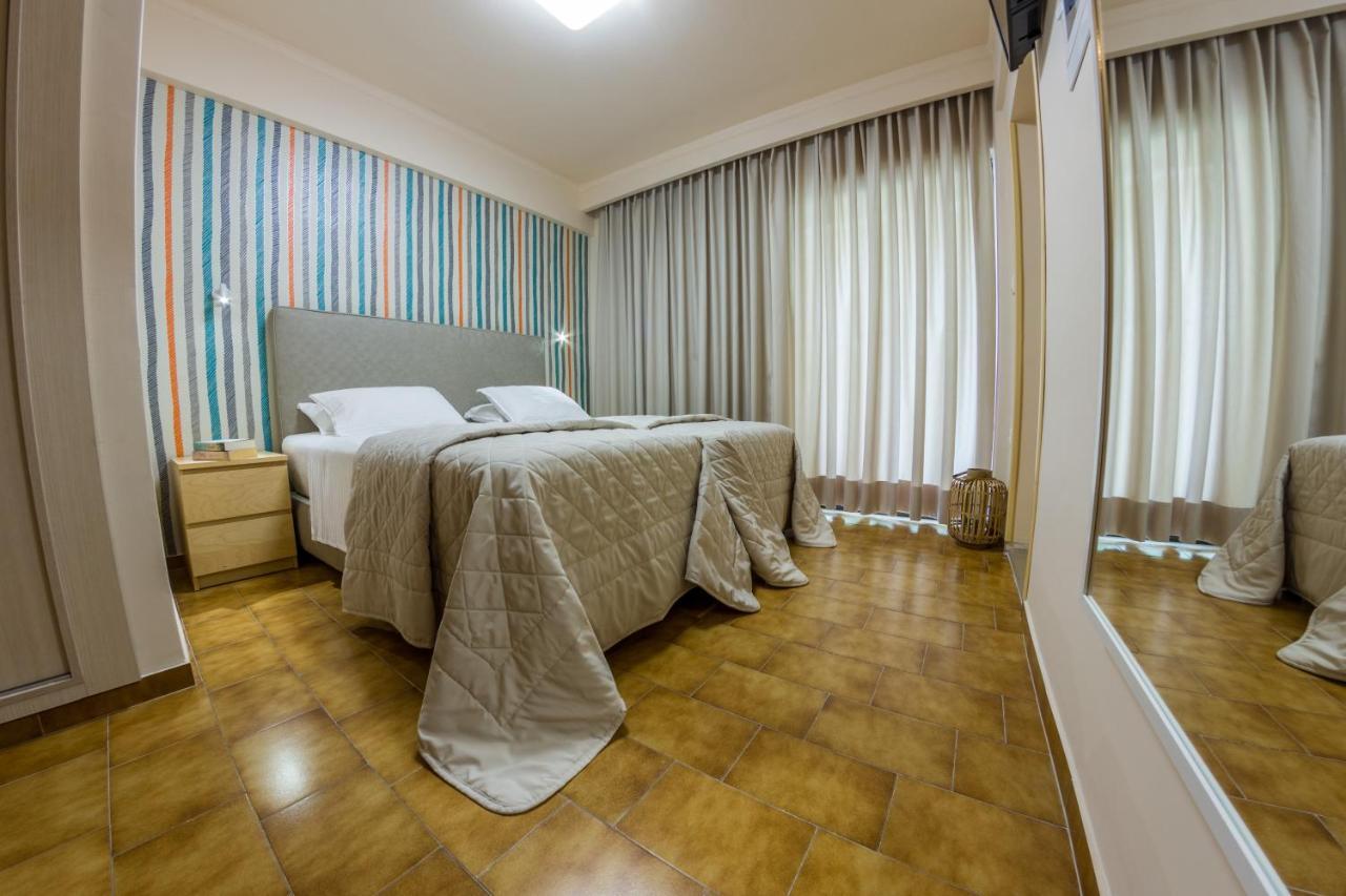 Pitsakis Hotel トロン エクステリア 写真