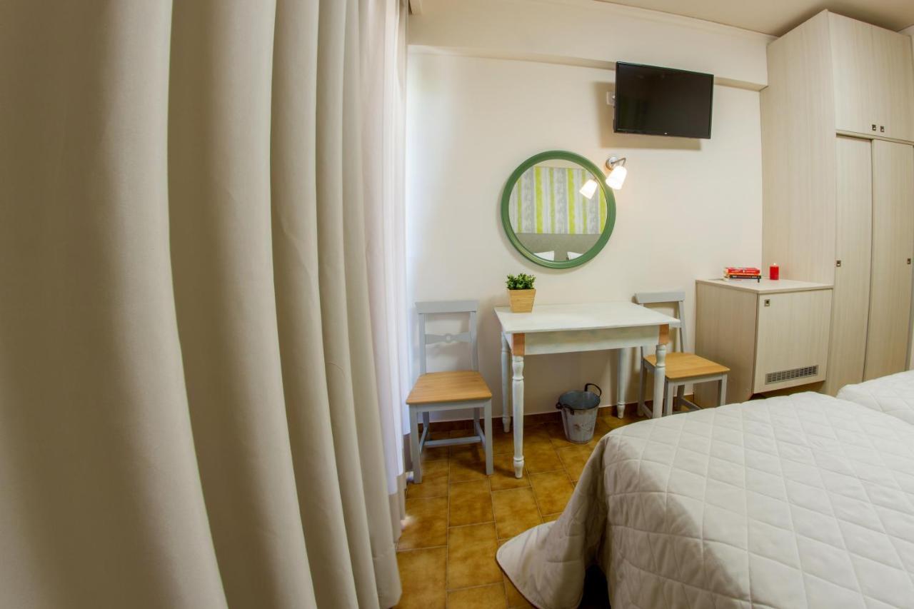 Pitsakis Hotel トロン エクステリア 写真