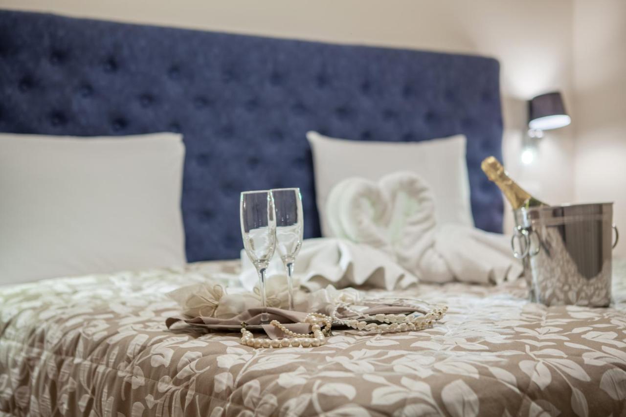 Pitsakis Hotel トロン エクステリア 写真